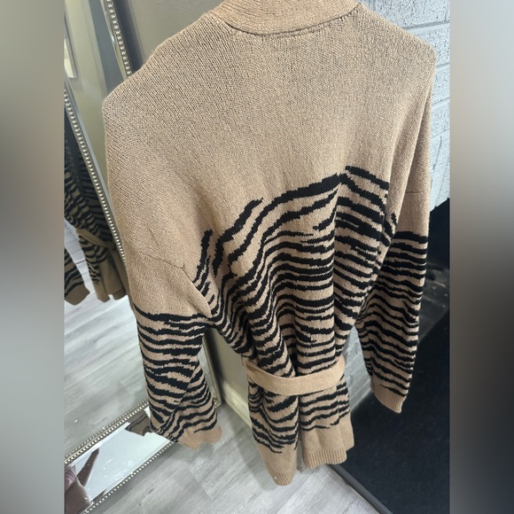 Lane Bryant Beige and Black Knit Cardigan - Picture 3 of 4